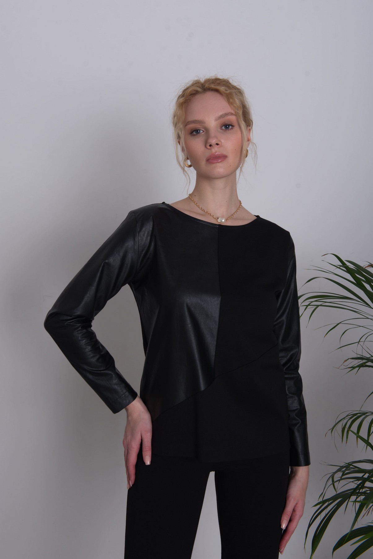 Джемпер Femme 30650.1.3F — Черный
